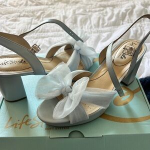 Light blue bow heels. Block heel. Size 8